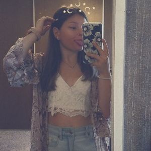 Meet your Posher, Cynthia